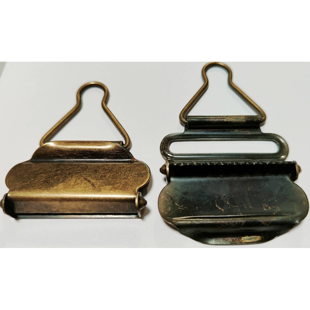 2pk Dungaree Clips – Antique Brass Metal Strap Hooks 39mm 2pk Dungaree Clips – Antique Brass Metal Strap Hooks 39mm